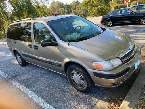 Photo 2 of 13 of 2003 Chevrolet Venture LT